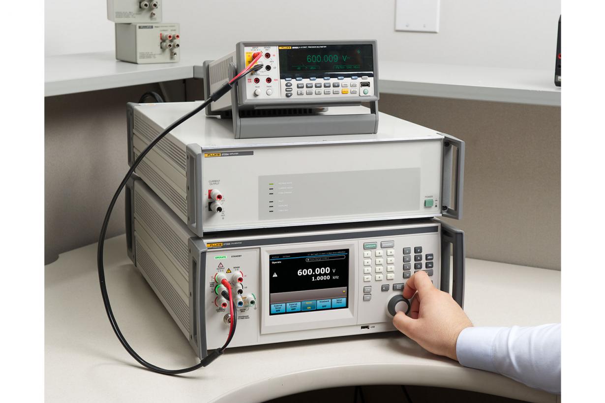 5730A高精度多功能校准器