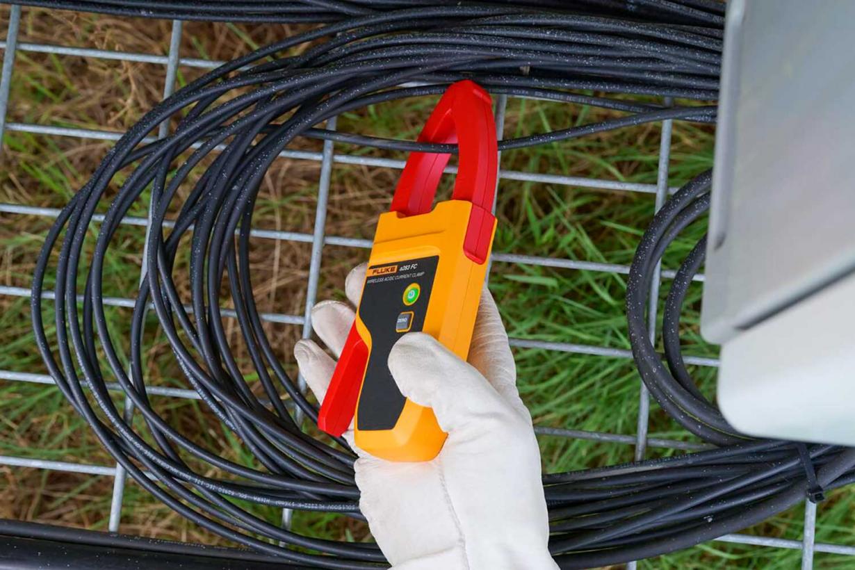 Fluke a283 FC 真有效值 CAT III 1500 V 无线电流钳